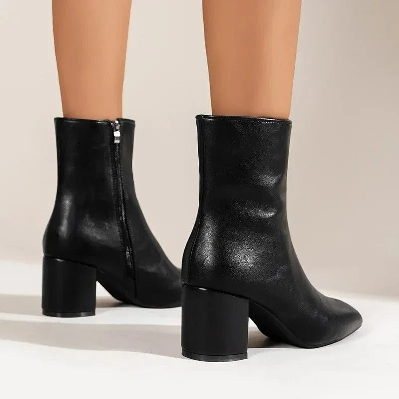 Elegant Ankle Boots in Faux Leather