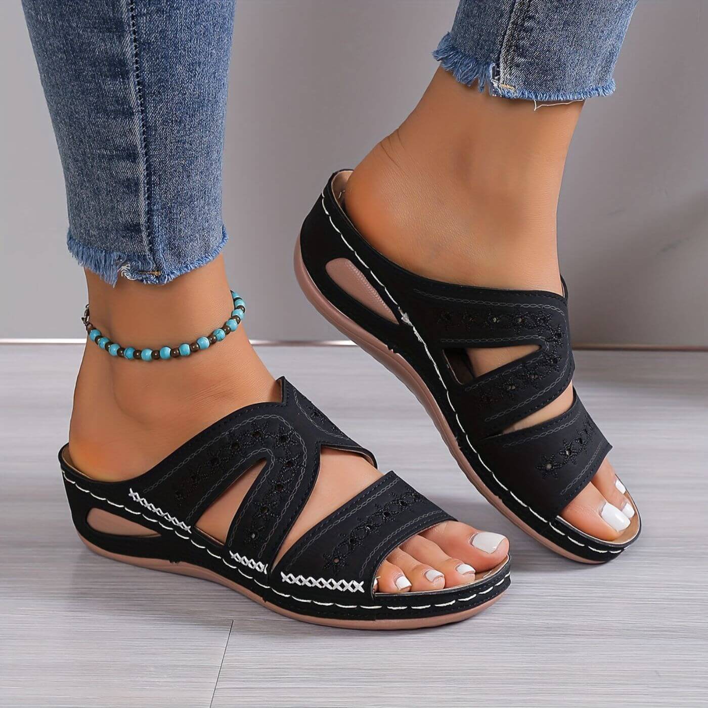 Soleva | Slip-Resistant Orthopedic Sandals
