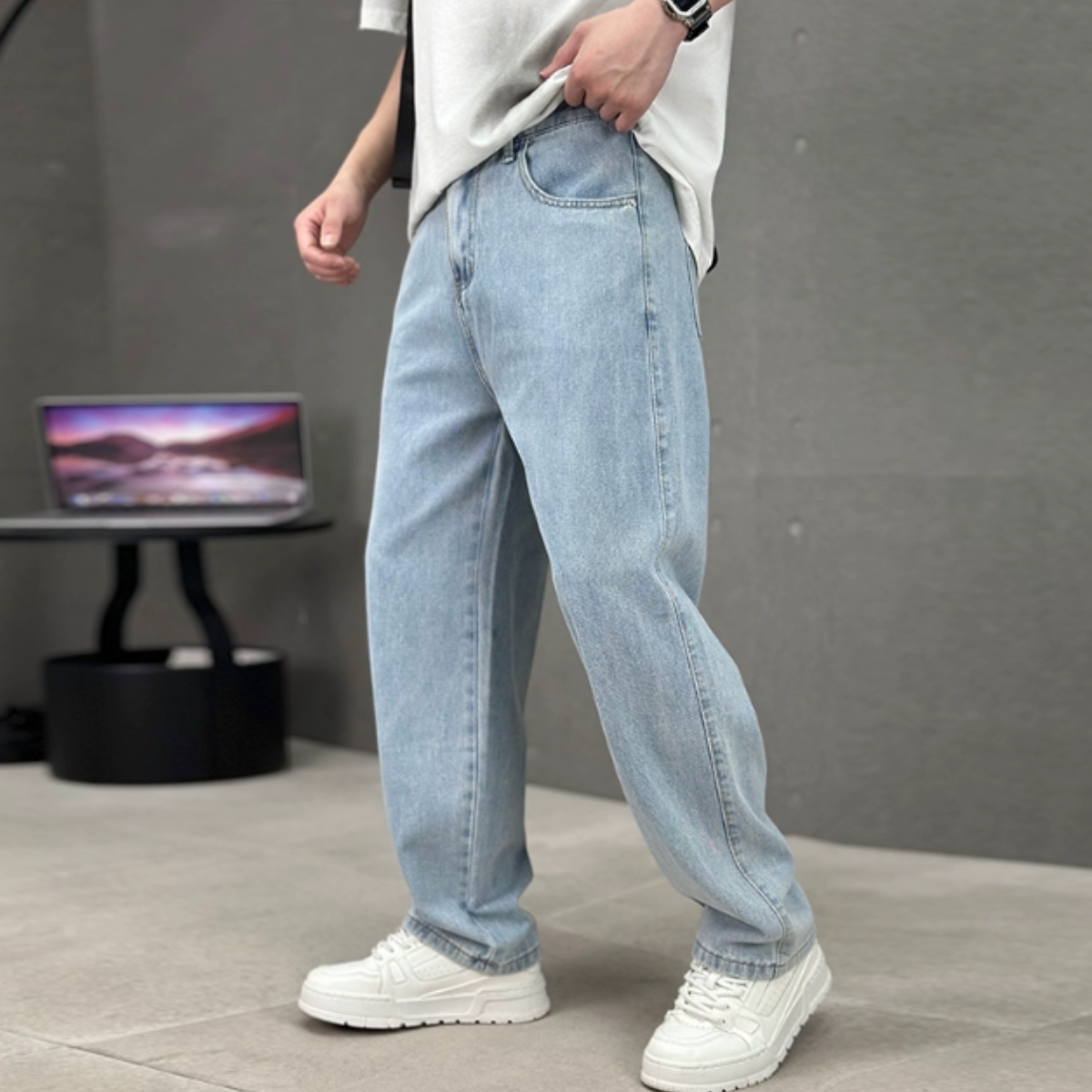 Men’s Straight Leg Jeans | Loose Fit