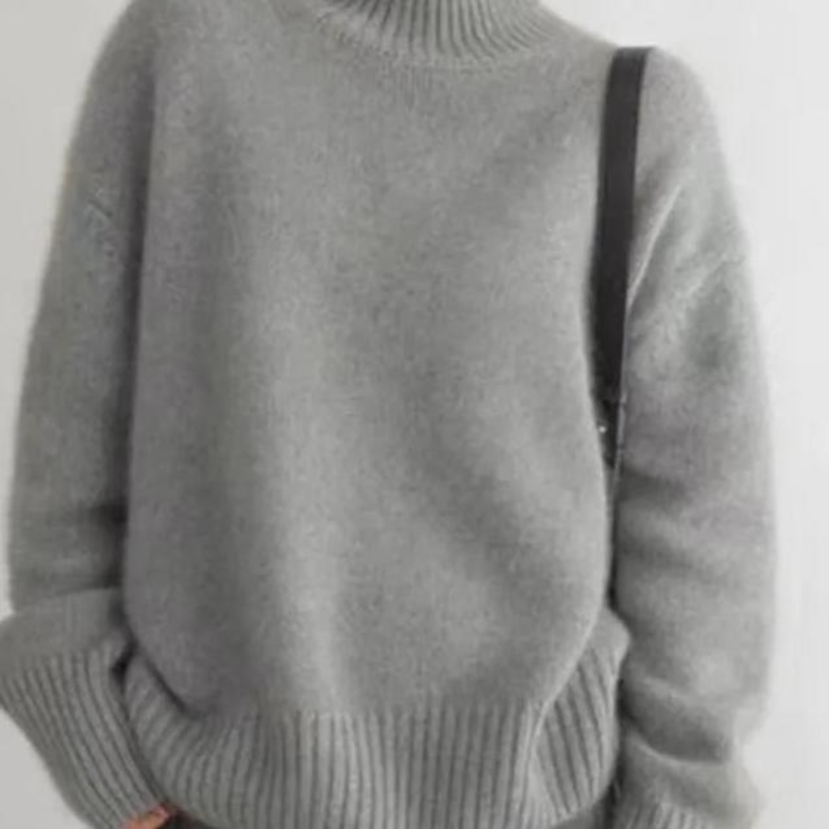 Women’s Soft Oversized Turtleneck Sweater | Relaxed Fit