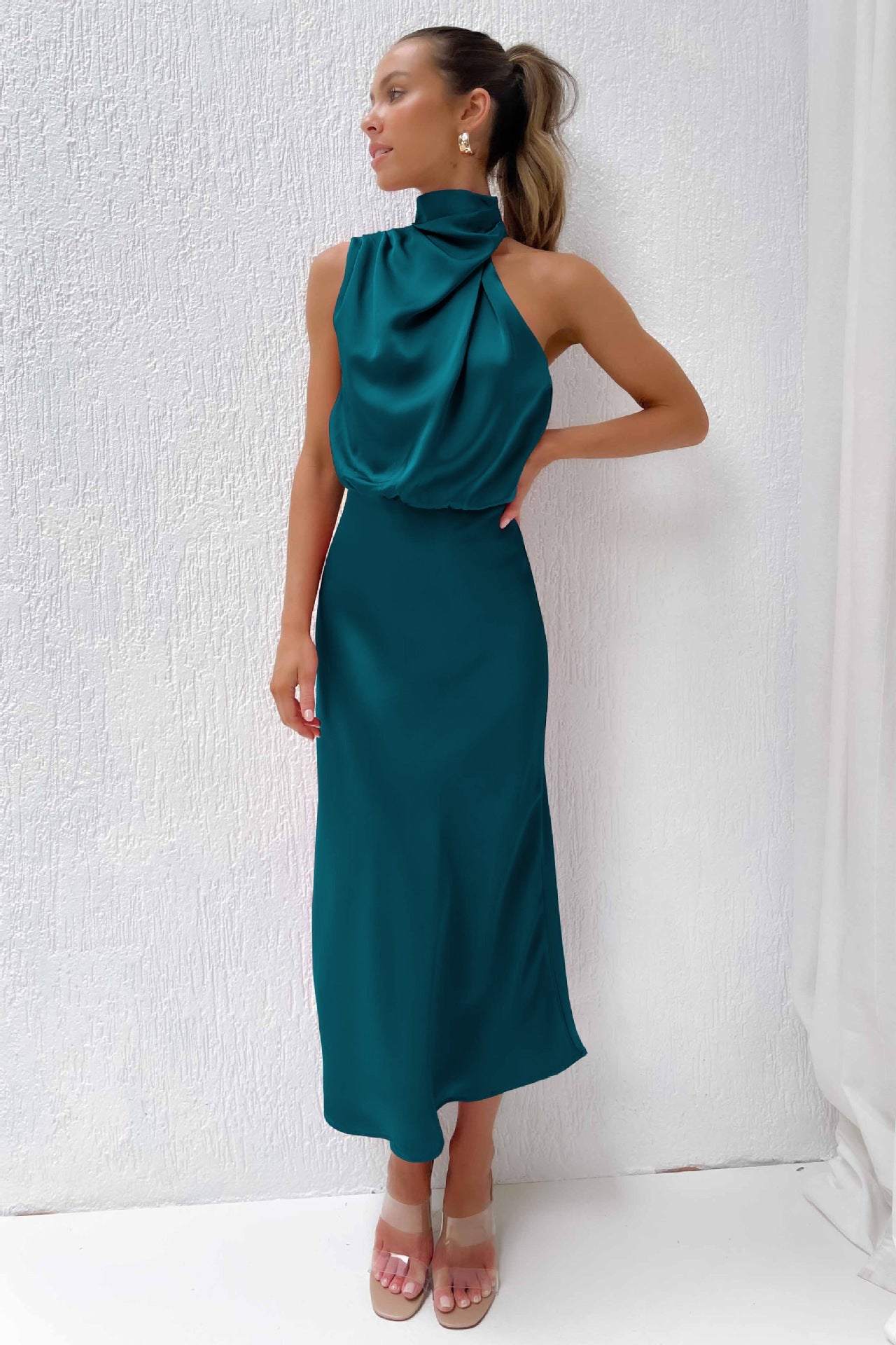 Mariana | Elegant Halter Evening Dress