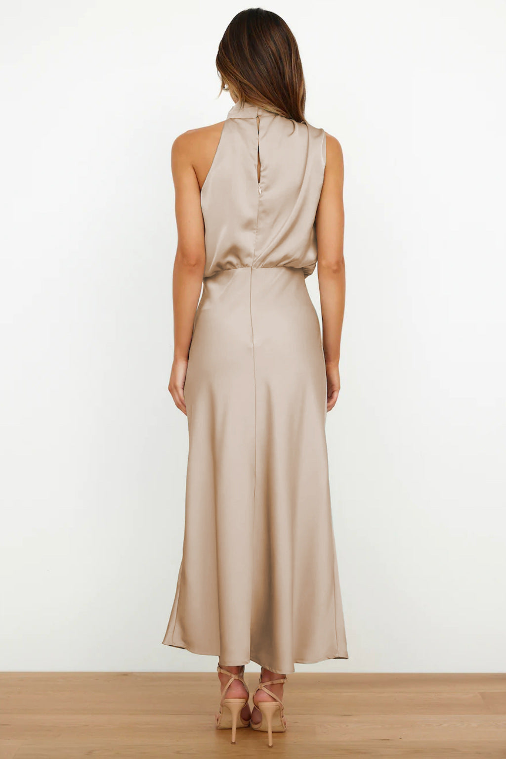 Mariana | Elegant Halter Evening Dress