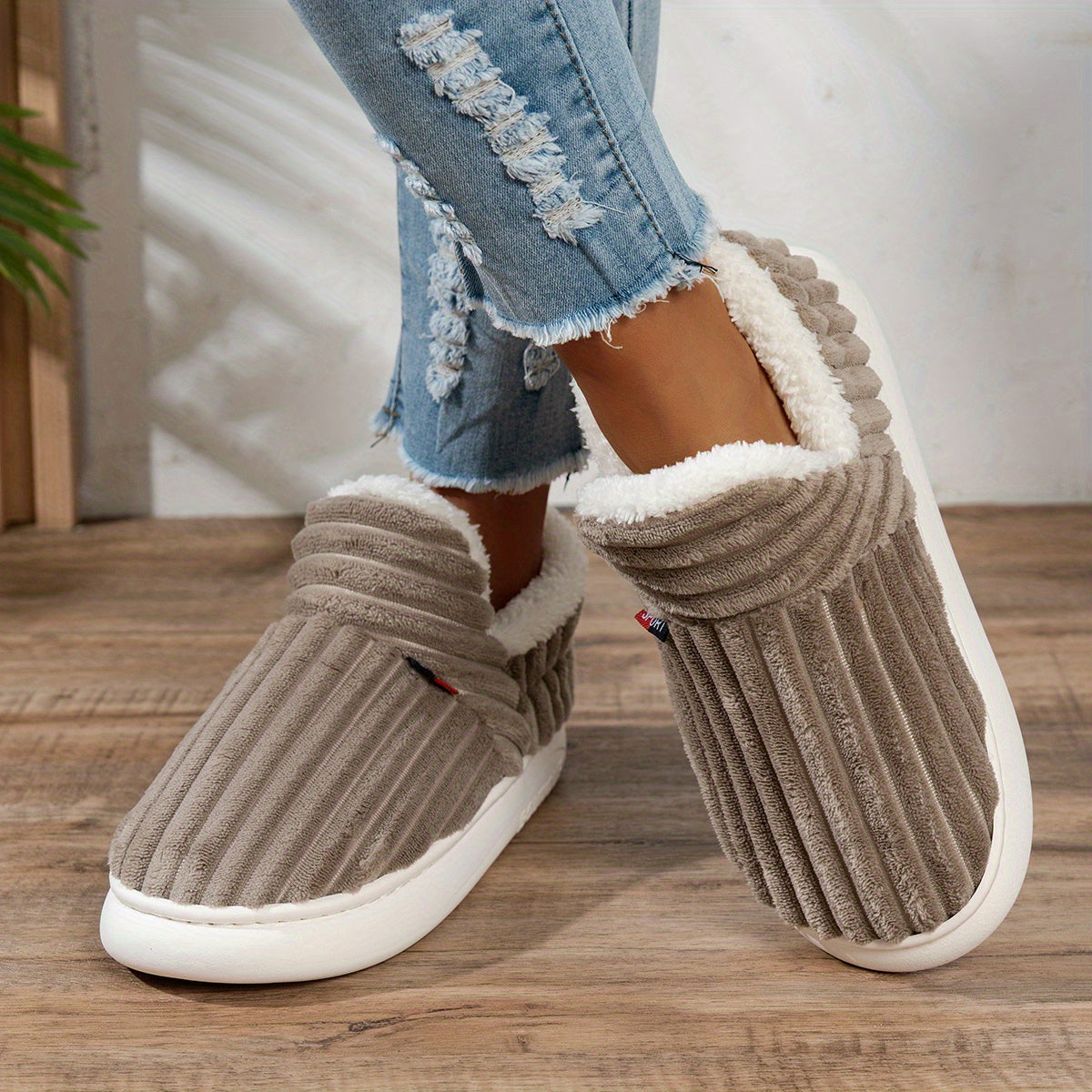 Molly | Plush Indoor–Outdoor Slippers