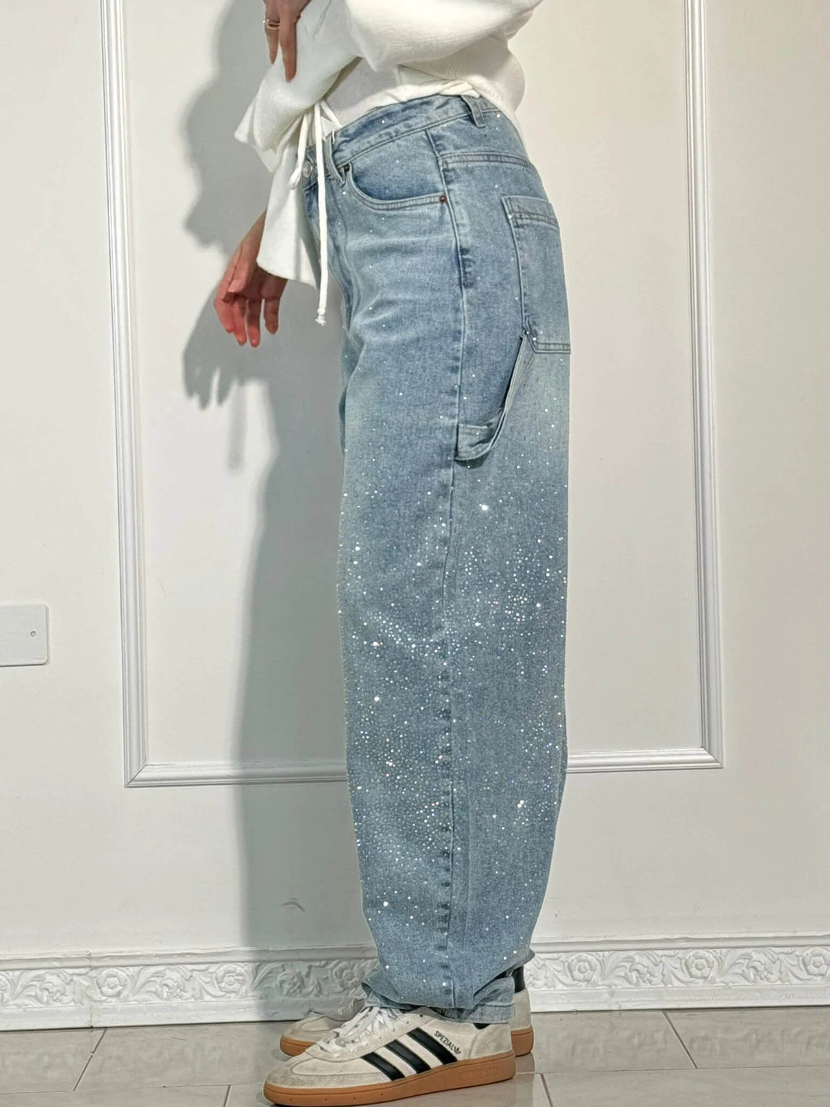 Damen Hose mit weitem Bein Strassbesatz Seitentasche mit Klappe und Knopfverschluss