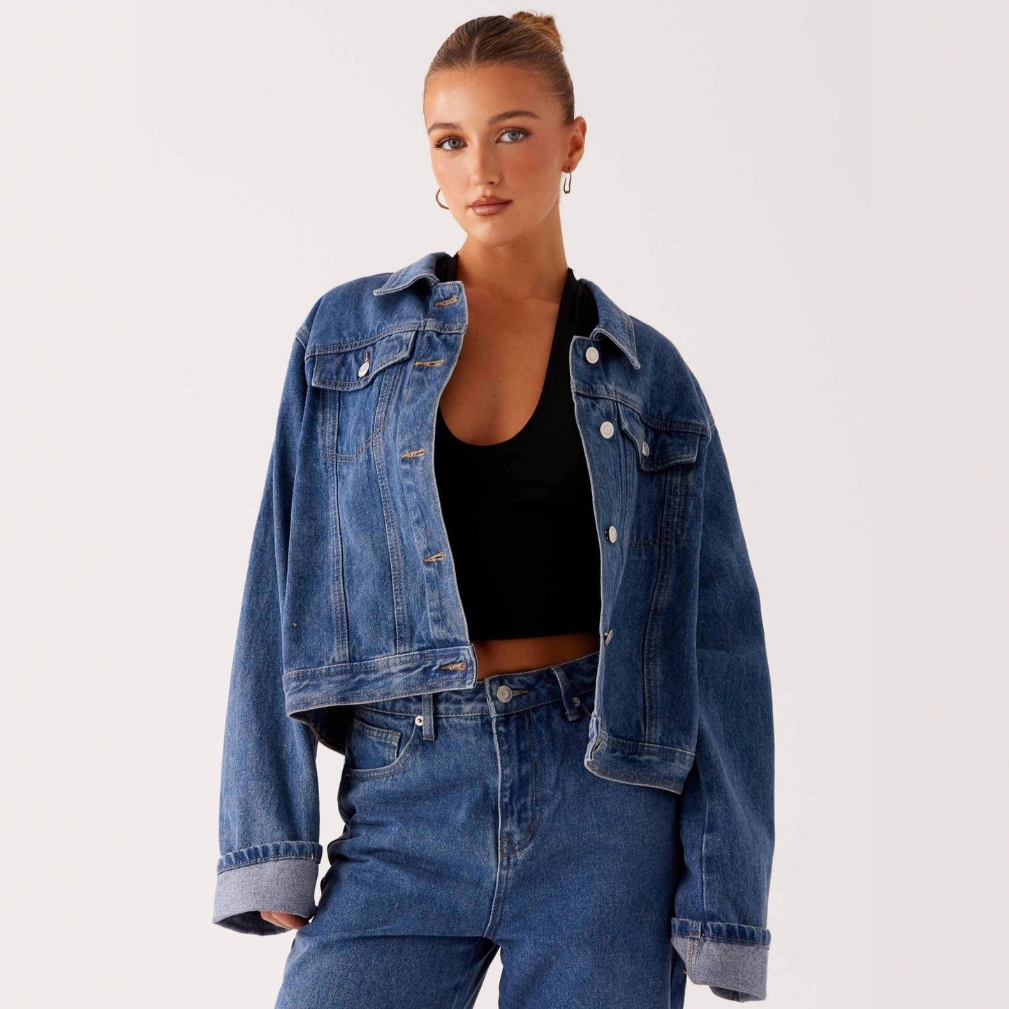 Damen Jeansjacke mit Brusttaschen und Kontrastkrempe