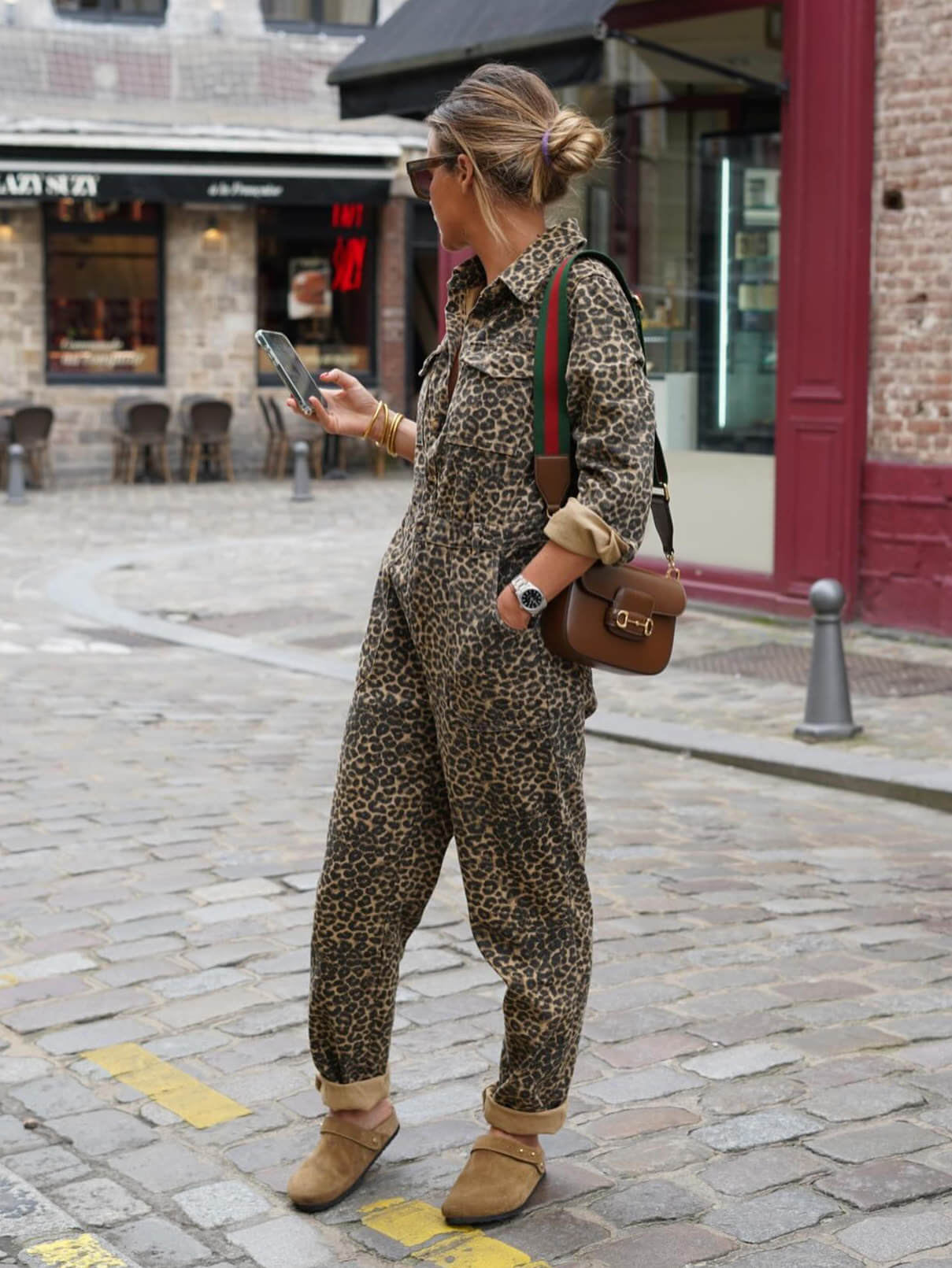 Damen Langärmliger Jumpsuit mit Leopardenmuster und Hemdkragen mit Knopfleiste