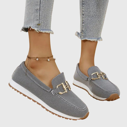 Damen Loafer mit Metallspange und perforierter Oberfläche