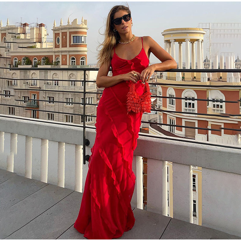 Damen Maxikleid mit V-Ausschnitt dünnen Trägern und diagonalen Rüschendetails