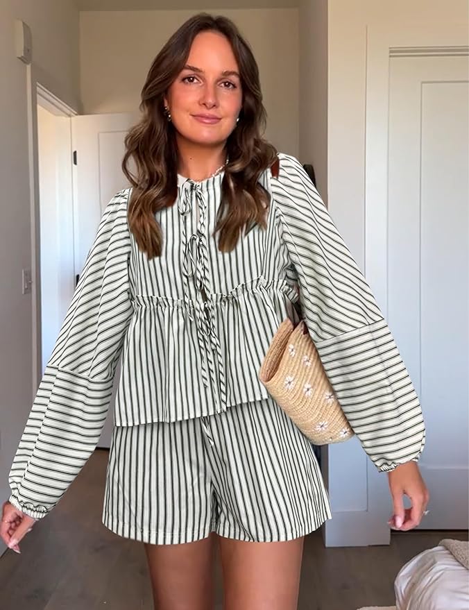 Damen Set für Frauen mit Streifenmuster Puffärmeln und kurzer Hose