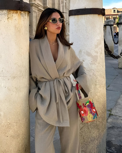 Damen Zweiteiliges Set mit Wickeljacke mit Bindegürtel und weiter Hose