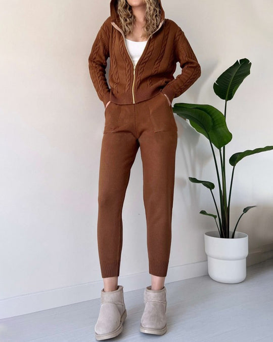 Damen Zweiteiliges Strickset mit Kapuzenjacke Reißverschluss Zopfmuster und Hose mit Bündchen