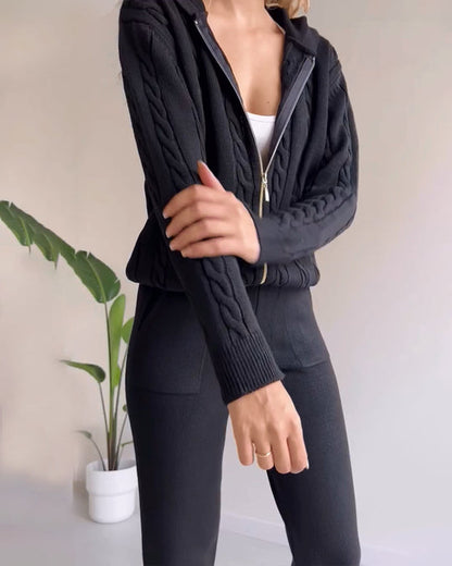 Damen Zweiteiliges Strickset mit Kapuzenjacke Reißverschluss Zopfmuster und Hose mit Bündchen
