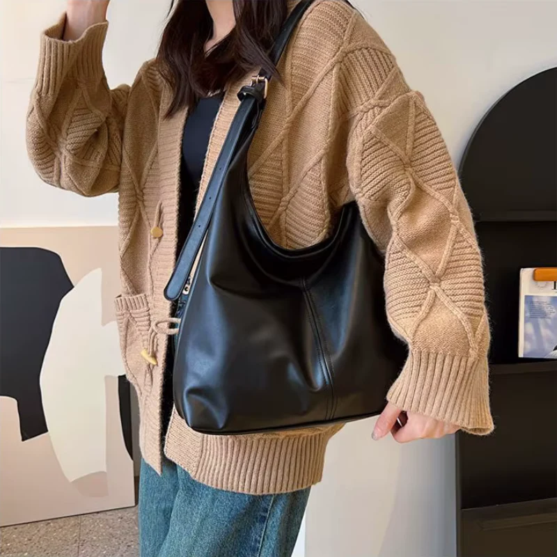 Timeless Shoulder Bag