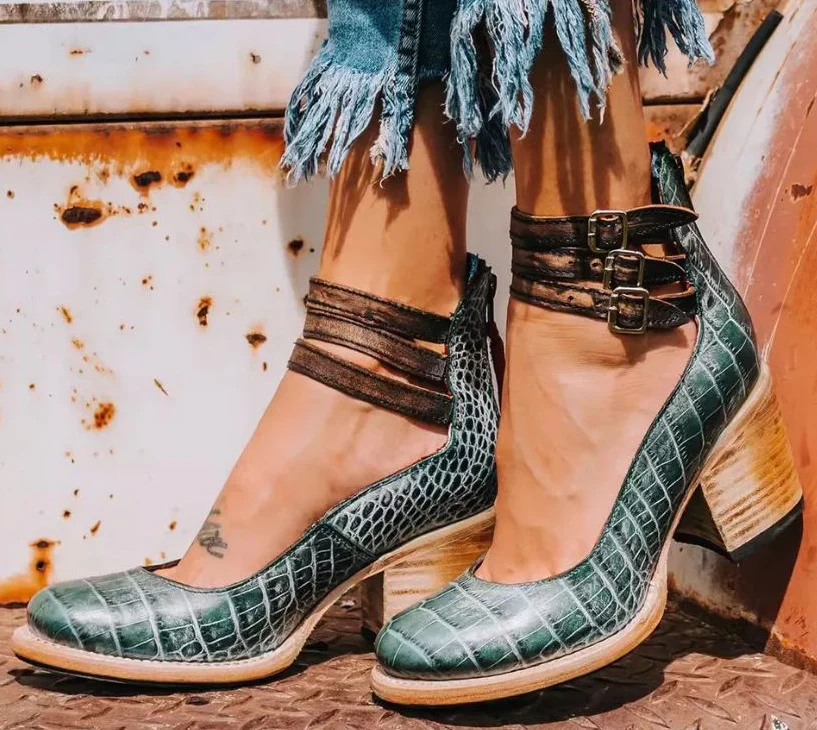 Elegant Sandals with Ergonomic Support