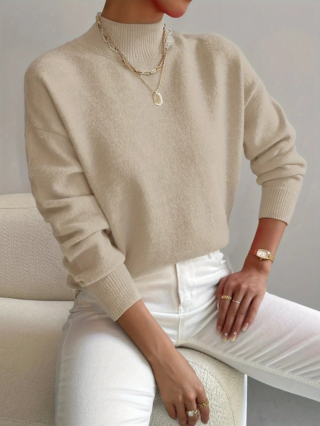 Elegant Turtleneck Sweater with Classic Design