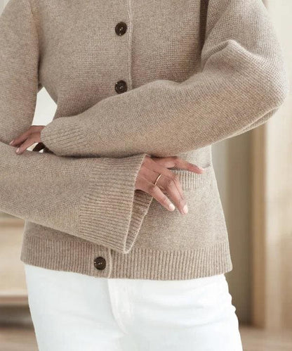 Martina | Warme Strickjacke aus Wollmischung