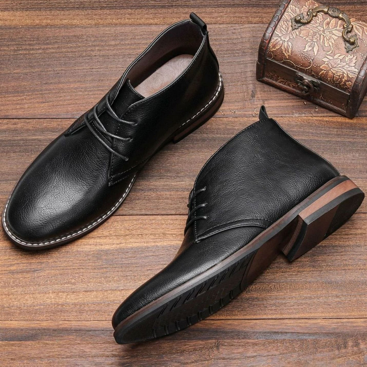 Arthur | Men's Pebbled Leather Lace-Up Chukka Boots