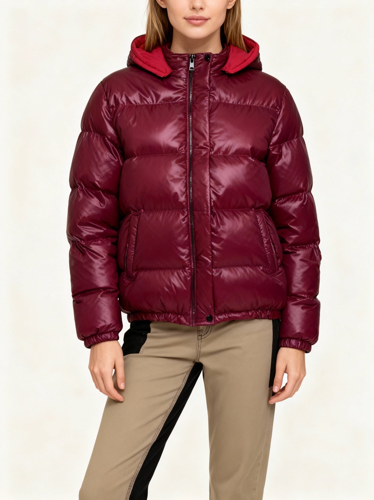 Winterjacke Damen mit Glänzender Steppung und Abnehmbarer Kapuze