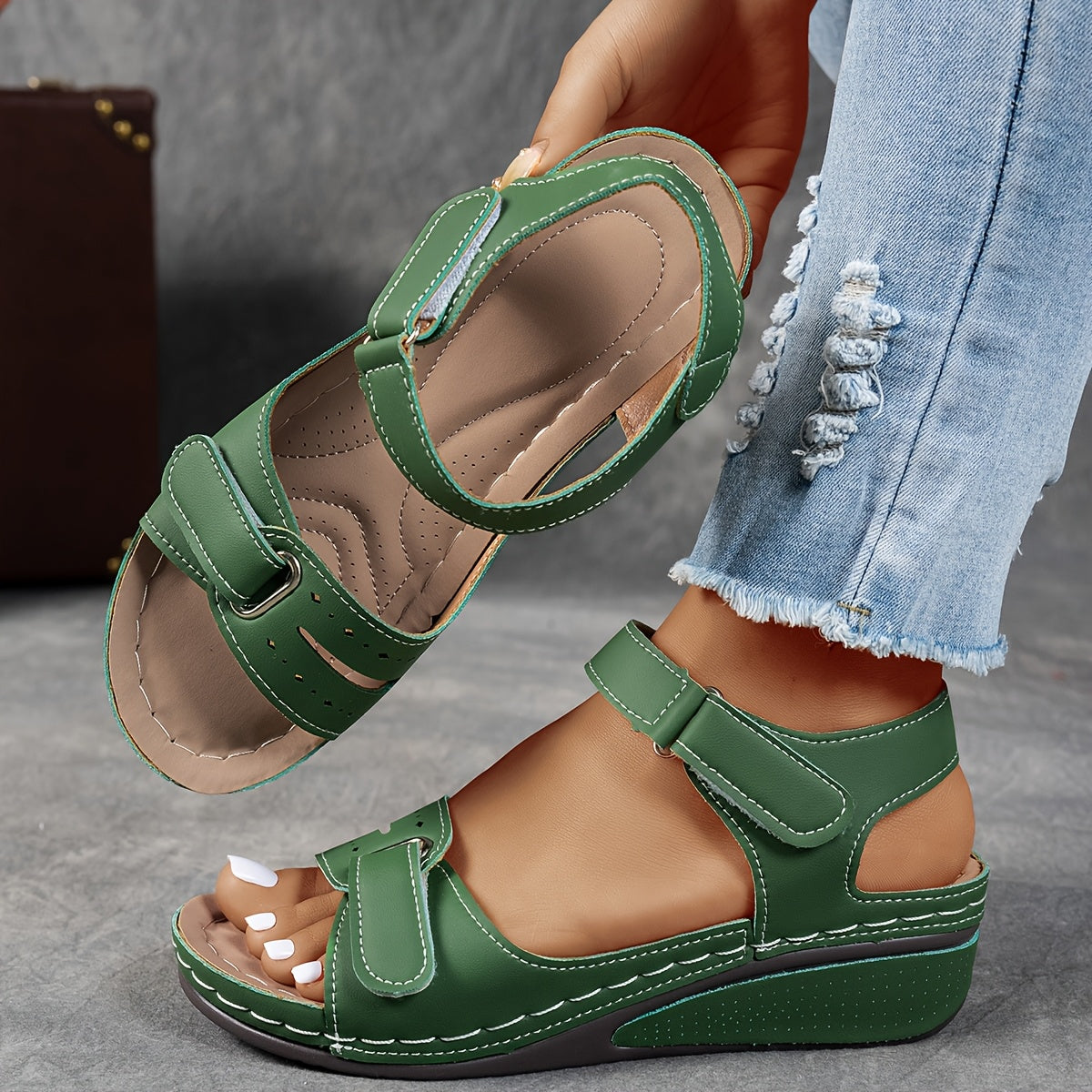Women's Orthopedic Comfort Sandals with Adjustable Straps and Cushioned Insoles