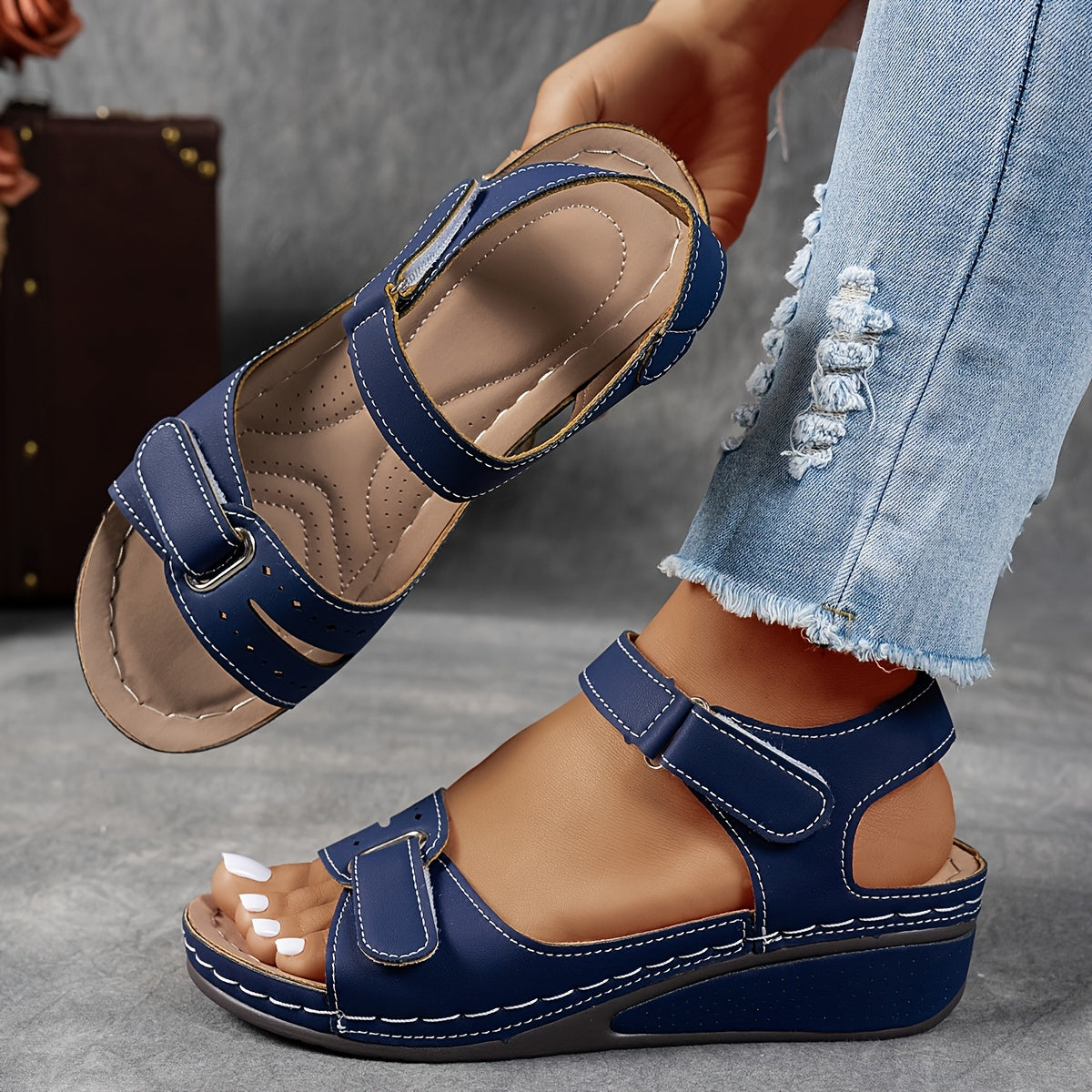 Women's Orthopedic Comfort Sandals with Adjustable Straps and Cushioned Insoles